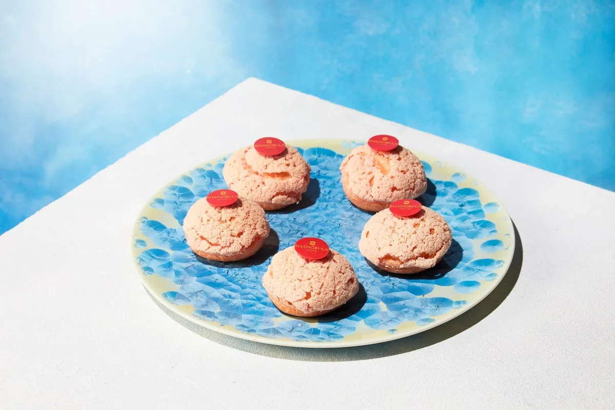 白桃を使用したクッキーシュークリーム
